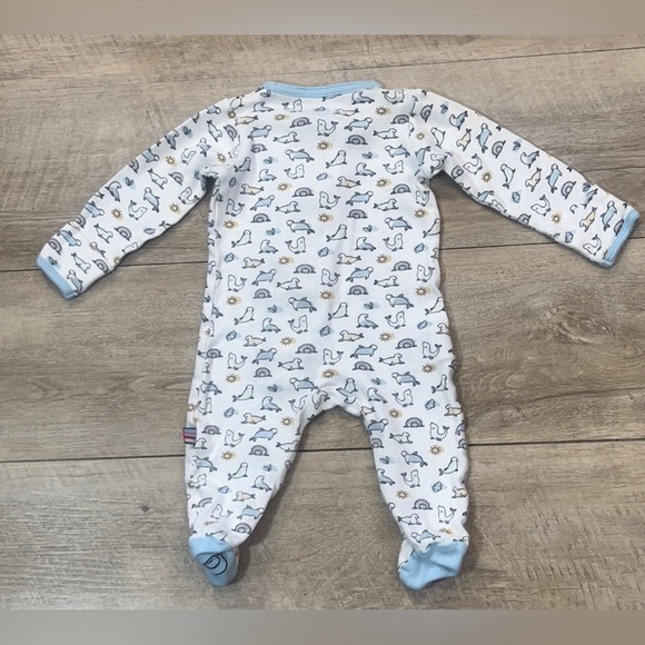 Magnetic Me Infant Sealed With A Kiss Magnetic Closure Sleeper 0-3 months - Picture 5 of 5